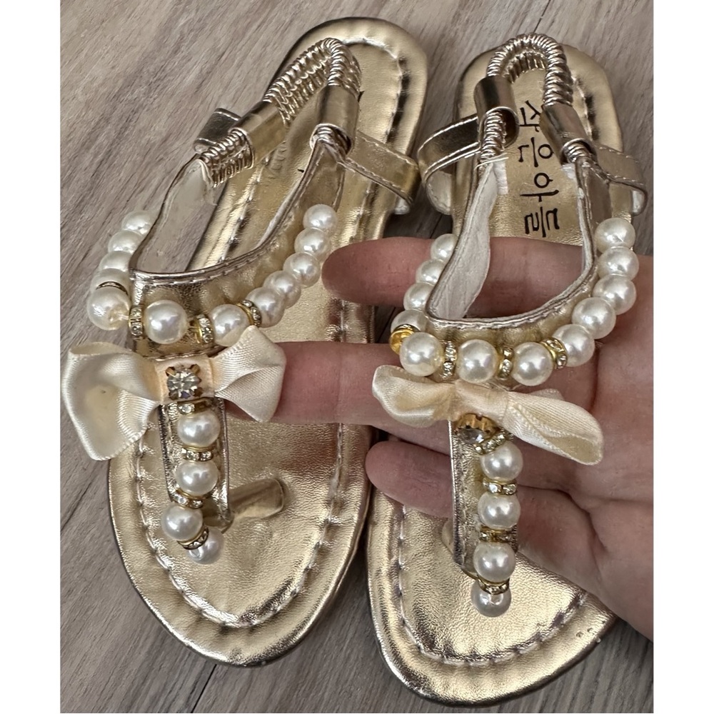 🆕 Girl’s Gold Bowknot Pearl Princess Sandals - Picture 9 of 11